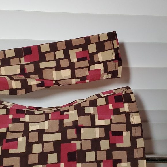 FOREVER 21 Black w/Geo Block Print Blouse - 3/4 Sleeves- Fitted-Stretch-EC- Sz S - Picture 6 of 14